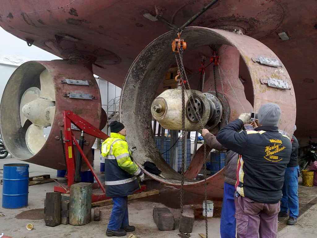 Azimuth Thruster